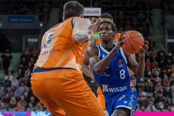 在重建中的 在重建中的